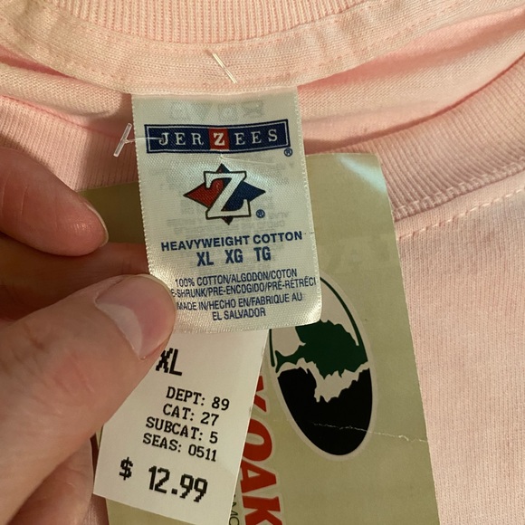 Ladies short sleeved XL pink top with Mossy Oak logo. - Picture 5 of 9